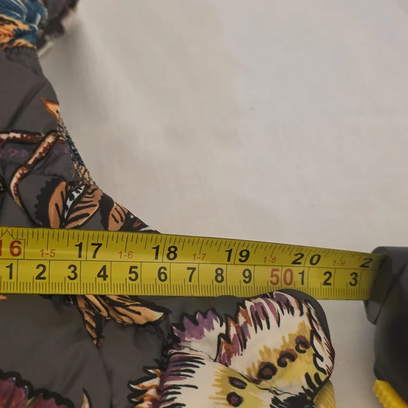 Anthropologie "Pure Good" Gray Quilted Floral Puffer Vest Multicolor Blooms Sz M - Picture 8 of 10